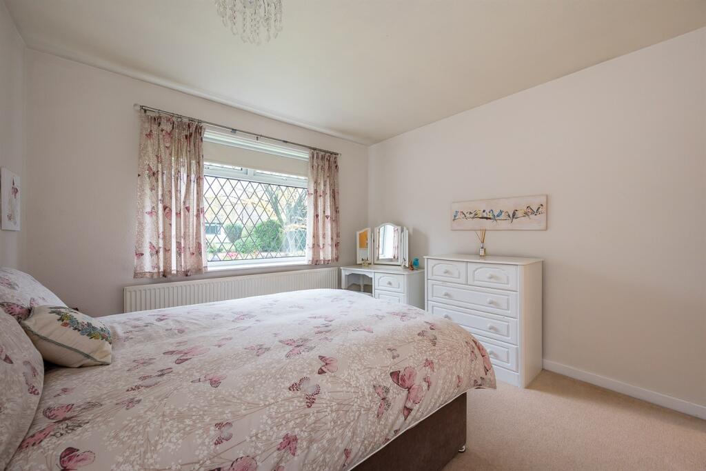 3 bedroom detached bungalow for sale in Ravenwood Drive, Hale Barns, WA15